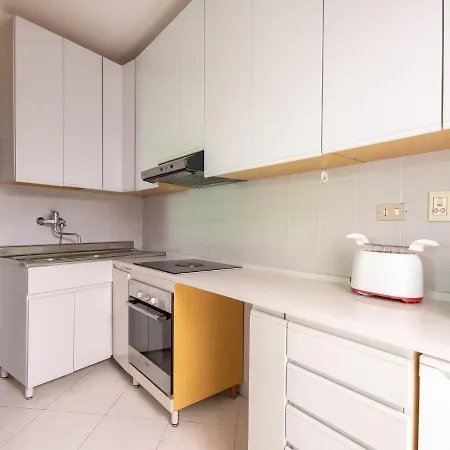 Chic In By The Beach Apartman *